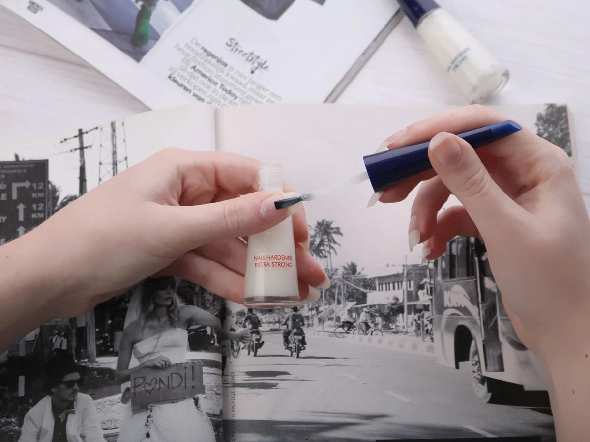 Herome Combi-Pack Nagelverharder Extra Sterk En Base Coat - Nagelversterker - Met Voedende Nagelolie - Herstelt Droge, Breekbare Nagels - Verhelpt Zwakke En Gevoelige Nagels (Nail Hardener Extra Strong & Nourishing Nail Oil) - 2*10ml. - Afbeelding 7