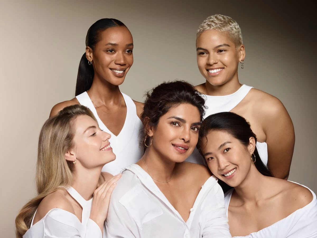 Max Factor Miracle Pure Skin Improving Foundation 055 Beige - Afbeelding 4